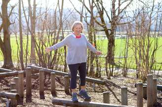 À medida que envelhecemos, todos nós perdemos o equilíbrio