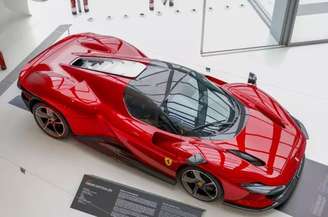 Carro da Ferrari em exibição em Zaragoza, na Espanha 