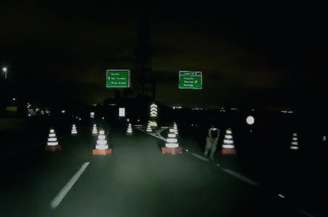 Caso ocorreu na altura de Cubatão (SP); na imagem é possível ver suspeitos