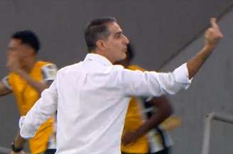 Renato Paiva explica gesto polêmico após vitória do Botafogo na Libertadores
