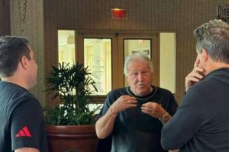 Zico na resenha com integrantes da Flamengo TV. Craque acompanha delegação do Flamengo no Mundial de Clubes nos EUA.