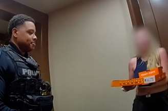 Policiais finalizaram delivery após entregador ser preso