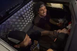 Medina conhece Batmóvel de Neymar