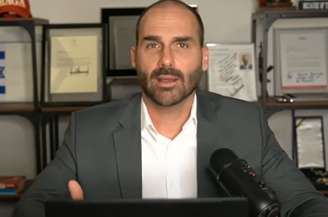 Eduardo Bolsonaro afirma que Gilmar Mendes pode sofrer sanções dos EUA por apoio a Moraes