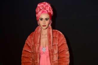  Valentina Herszage foi fantasiada em uma personagem do filme 'What a Way to Go'