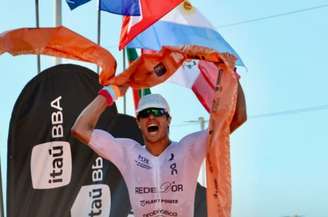 Aos 38 anos, competidor viveu na Austrália na adolescência e atualmente é reconhecido como referência em provas de longa distância