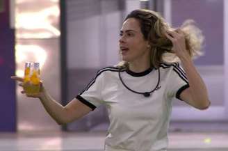 Ana Paula disse que já saiu para 'boteco' com Marília Mendonça 