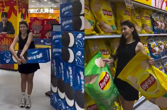 Loja na China viraliza ao vender ‘biscoitos e salgadinhos gigantes'