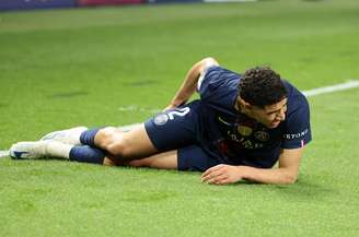 Hakimi deixou o PSG após sentir lesão na vitória na Champions League