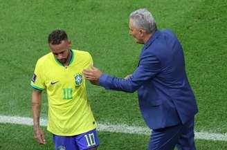 Neymar deixa campo na Copa do Mundo em 2022 