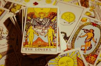 O estudo do significado das cartas é uma das etapas mais importantes para quem deseja aprender tarô
