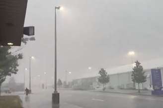 Tempestade atinge MetLife Stadium, em East Hutherford, Nova Jersey, estádio de estreia da Seleção Brasileira na Copa do Mundo