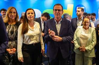 Eduardo Paes oficializa candidatura ao governo do Rio de Janeiro. Jane Reis é oficializada como candidata a vice.