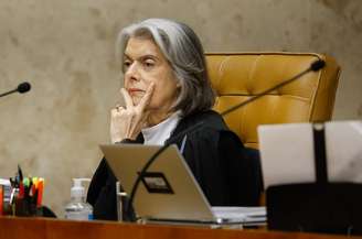 Em meio a crise no STF a ministra Cármen Lúcia, afirmou que a confiança da população nas instituições é essencial para a preservação da democracia