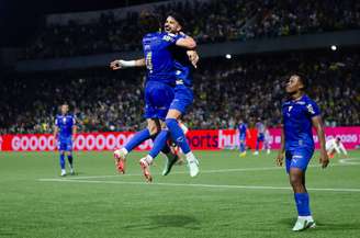 Palmeiras venceu o Red Bull Bragantino por 2 a 0 e assumiu momentaneamente a liderança do Brasileirão.