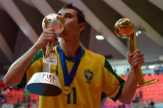 Com dos gols na final, Neto foi eleito o melhor jogador do Mundial da Fifa