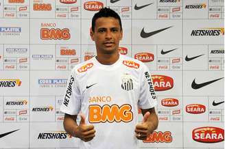 Nova marca estampará o colarinho da camisa do Santos