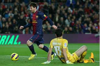 Messi marcou 4 gols em mais uma noite brilhante e chegou aos 32 no Espanhol