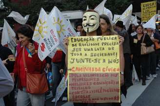 Professores fazem manifestação na capital paulista neste sábado