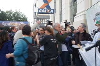 <p>"Para respeitar, tem que ser respeitado", disse um dos músicos ao microfone, provocando a revolta entre alguns manifestantes</p>