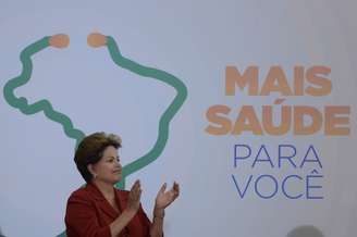 <p>Presidente Dilma Rousseff lançou ontem programa que visa a levar médicos para o interior do País</p>