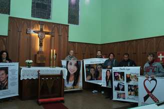 Familiares de vítimas fizeram tao ecumênico em memória dos sete meses da tragédia em Santa Maria