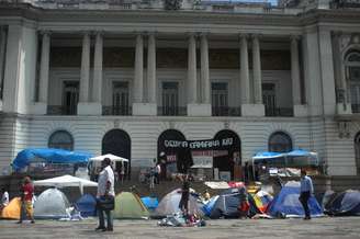 Manifestantes seguem acampados em frente à Câmara Municipal do Rio de Janeiro