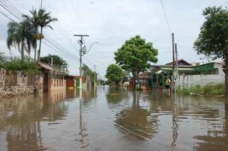 <p>Município de Esteio, na região metropolitana de Porto Alegre, é o mais afetado pela chuva, segundo a Defesa Civil</p>