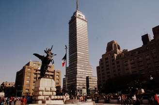 Com uma localização privilegiada, a Torre Latinoamericana conta com uma das mais belas vistas da Cidade do México