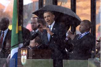 Obama discursa durante cerimônia oficial de despedida a Mandela