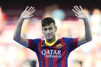 <p>Contratação de Neymar causa polêmica na Espanha e no Brasil</p>