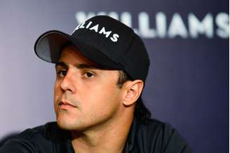 <p>Massa diz que deixou hospital mais animado com estado de Schumacher</p>