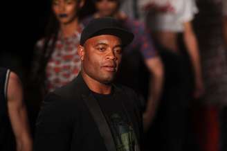 <p>O lutador Anderson Silva foi destaque no desfile da grife no Rio</p>