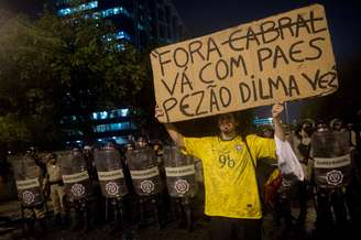 <p>O grupo saiu no fim da tarde da Igreja da Candelária pela avenida Presidente Vargas, no centro da cidade</p>