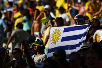 <p>Torcedores do Uruguai torcem por resultado positivo contra Inglaterra após decepção na estreia</p>