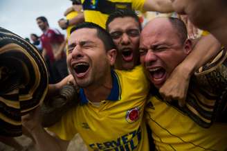 <p>Torcedores colombianos foram às lágrimas com a vitória contra a Costa do Marfim por 2 a 1, na Copa do Mundo, diretamente da praia de Copacabana, no Rio de Janeiro. A partida aconteceu em Brasília, nesta quinta-feira.</p>