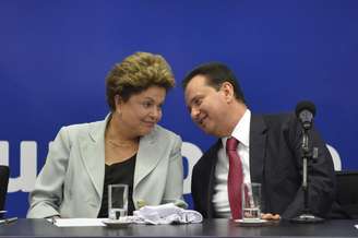 Em convenção nacional, PSD decide apoiar candidatura de Dilma Rousseff nas eleições deste ano. Na foto, a presidente Dilma Rousseff e o presidente nacional do PSD, Gilberto Kassab