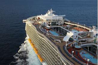 <p>Através do Google Street View será possível conhecer o Allure of the Seas sem sair de casa</p>