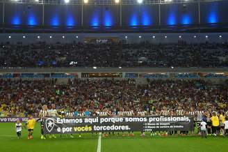 <p>Jogadores completarão seis meses de salário atrasado</p>