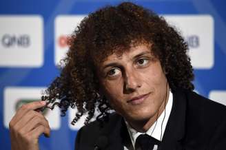 <p>David Luiz diz que deixou cabelo crescer por sentir frio</p>