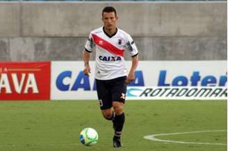 <p>Gustavo atuou em 16 partidas com a camisa do Paraná nesta Série B e marcou um gol</p>