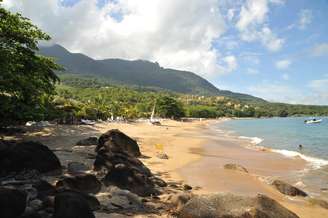 Ilhabela é um dos principais destinos de cruzeiros em São Paulo, com belas praias e Mata Atlântica preservada