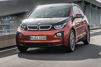 <p>BMW i3 é o primeiro carro elétrico comercializado pela marca no Brasil</p>