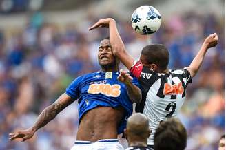 <p>Dedé se defende de vaias dos torcedores do Cruzeiro</p>