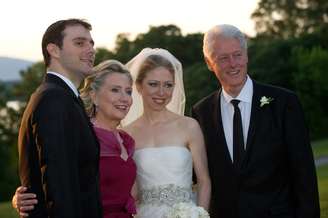 Hillary e Bill se tornaram avôs neste sábado