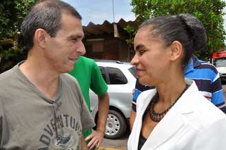 Antônio Alves ao lado de Marina Silva em encontro no Acre