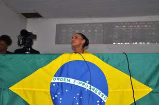 <p>Faz Vaz de Lima, marido de Marina Silva (foto) acha que ela ficará neutra na disputa</p>