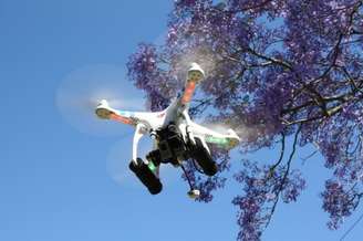 <p>Drone do modelo DJI Phantom</p>