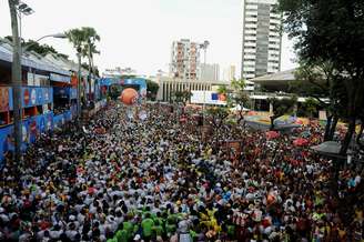 <p>Carnaval baiano ainda tem seis feridos por projéteis</p>