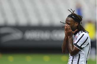 <p>Vagner Love ainda não fez gols com a camisa do Corinthians</p>